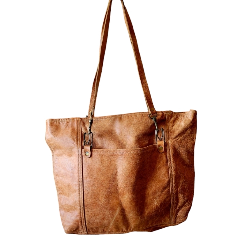 Chloe & Lex Distressed Brown Leather Large Shoulder Bag - Picture 3 of 10